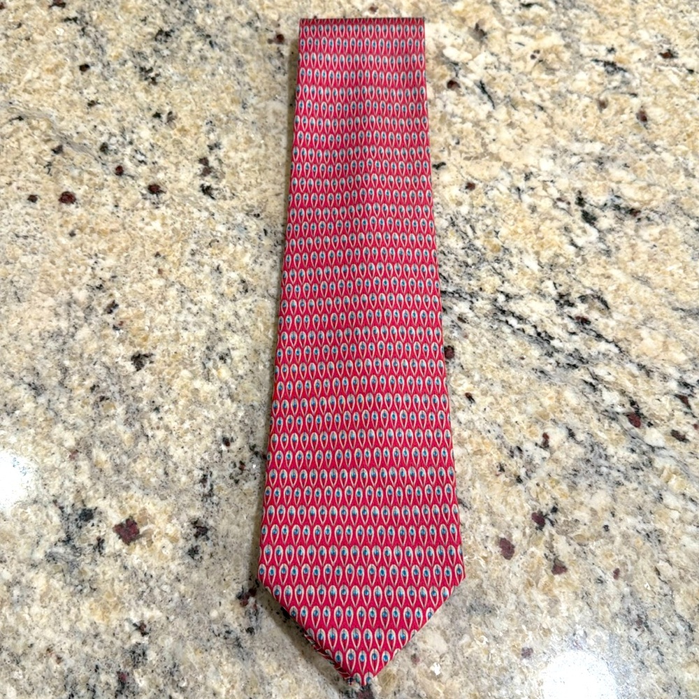 Ferragamo feather tie 🌟